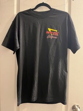IN-N-OUT Burger California Black Short Sleeve Logo Tee Size M